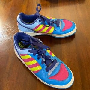 Vintage adidas leather sneakers size women’s 10.